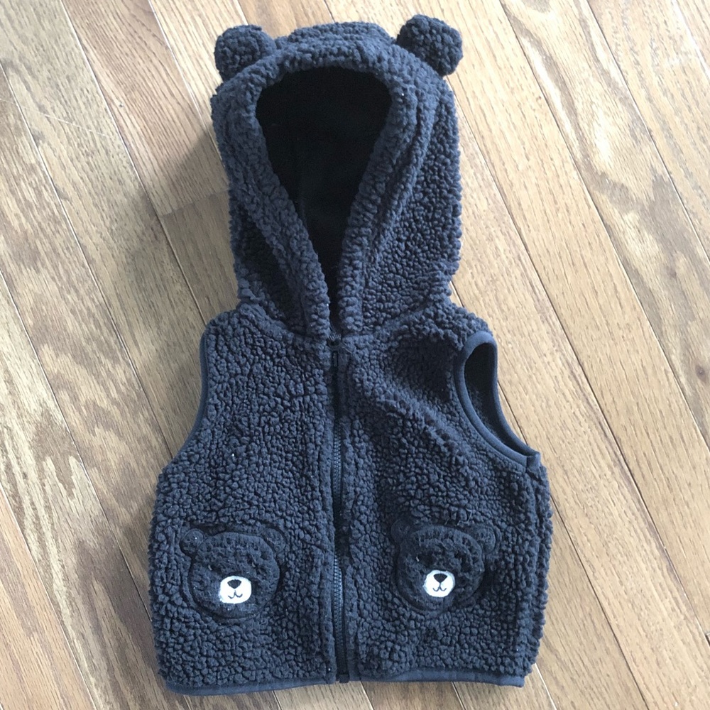 Carter’s Sherpa style fleece vest 6mos